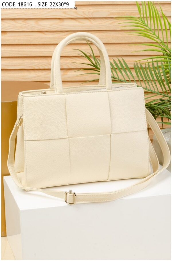 ⁦Weave Elegance Tote⁩ - الصورة ⁦2⁩
