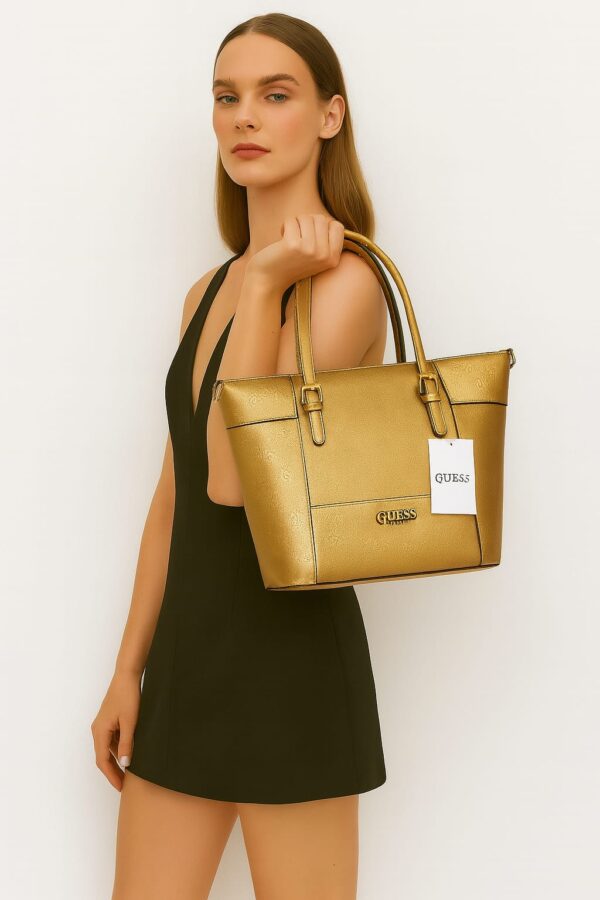 ⁦Guess Luxe Carryall⁩ - الصورة ⁦5⁩