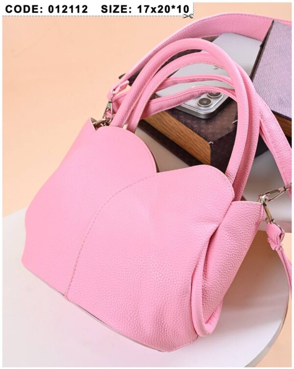 ⁦classic yet modern crossbody handbag⁩ - الصورة ⁦15⁩