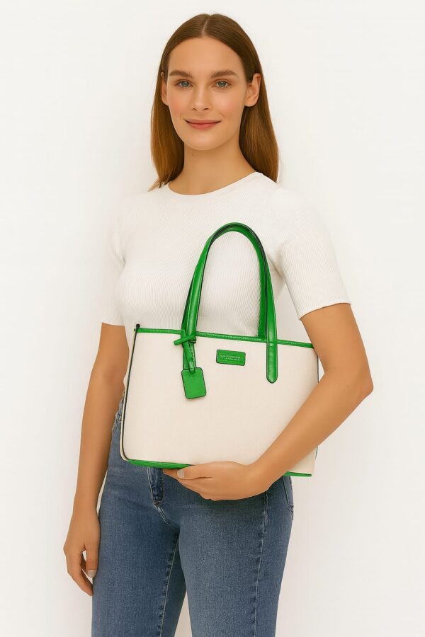 ⁦Canvas Chic Tote⁩ - الصورة ⁦5⁩