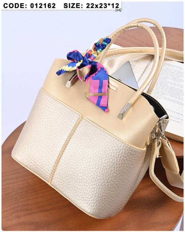 ⁦Elegant and practical handbag⁩ - الصورة ⁦11⁩
