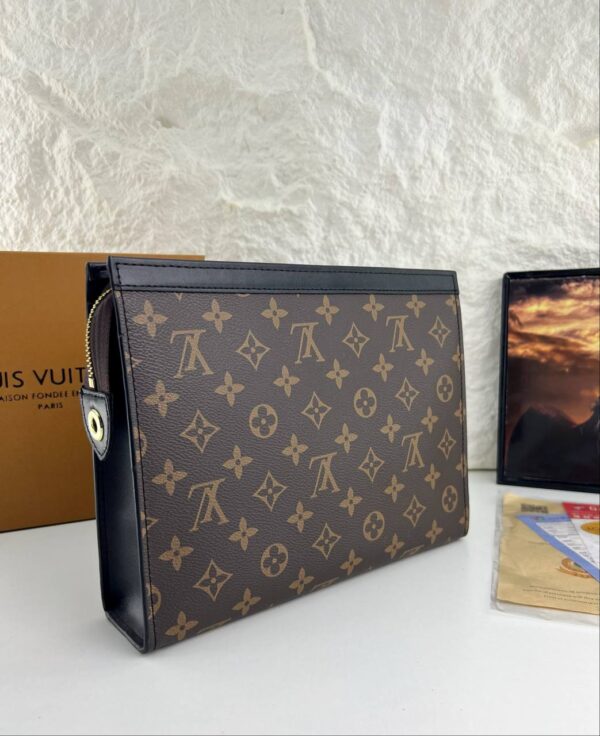 ⁦Louis Vuitton – Monogram Canvas Pouch (Brown⁩ - الصورة ⁦3⁩