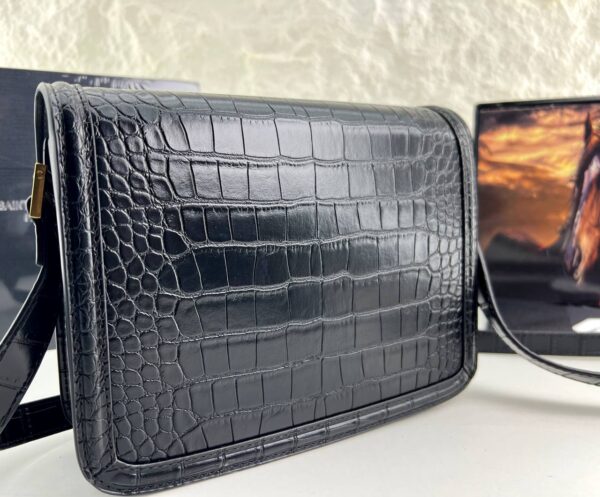 ⁦luxurious Saint Laurent handbag⁩ - الصورة ⁦4⁩