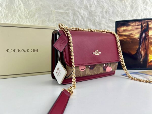 ⁦Luxury Coach mini bags with a playful twist⁩ - الصورة ⁦9⁩