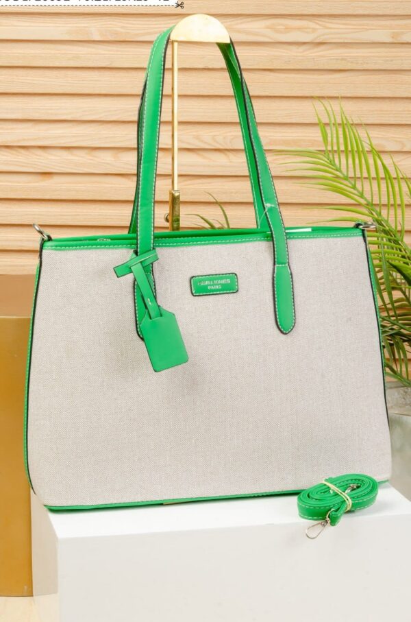 ⁦Canvas Chic Tote⁩ - الصورة ⁦3⁩