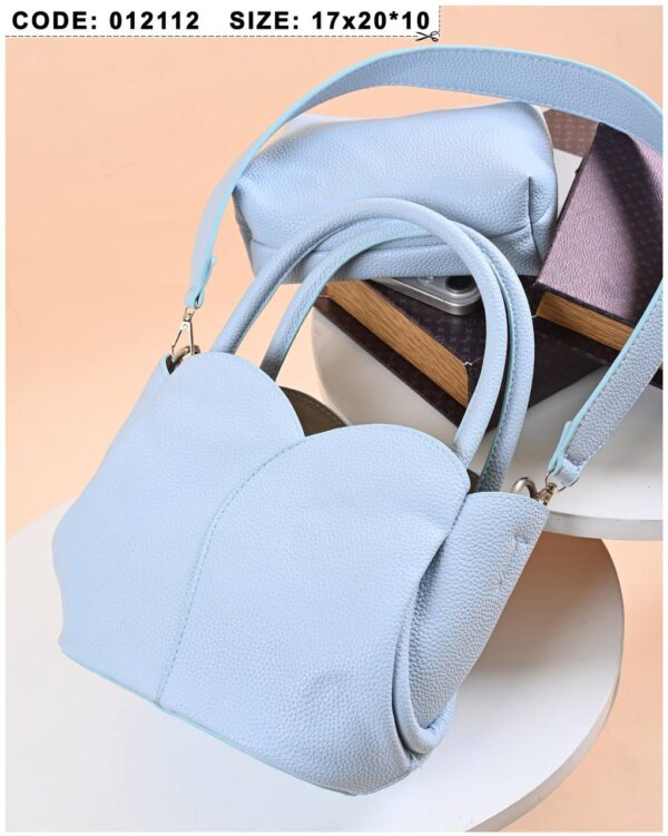 ⁦classic yet modern crossbody handbag⁩ - الصورة ⁦10⁩