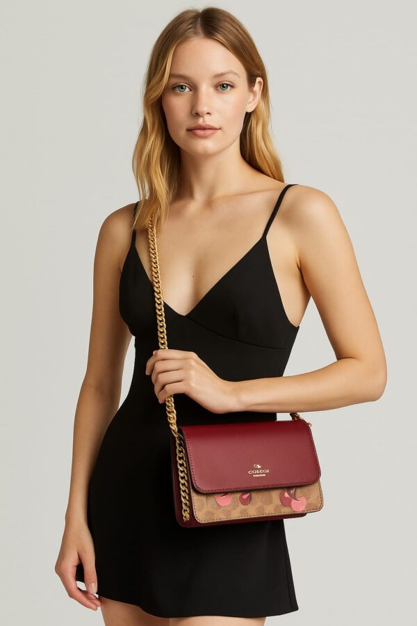 ⁦Luxury Coach mini bags with a playful twist⁩ - الصورة ⁦8⁩