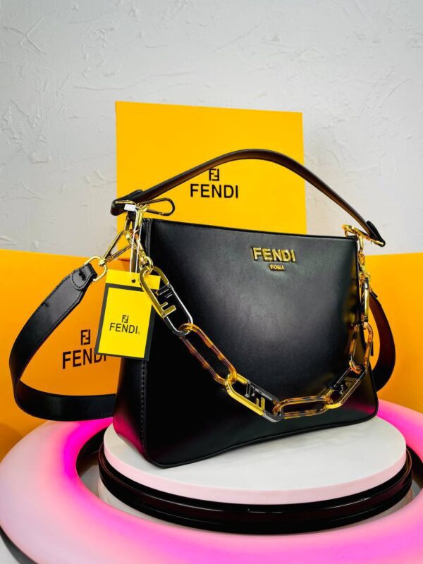 ⁦Fendi Luxury handbags⁩ - الصورة ⁦6⁩