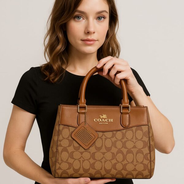 ⁦Classic Monogram Bag⁩ - الصورة ⁦2⁩