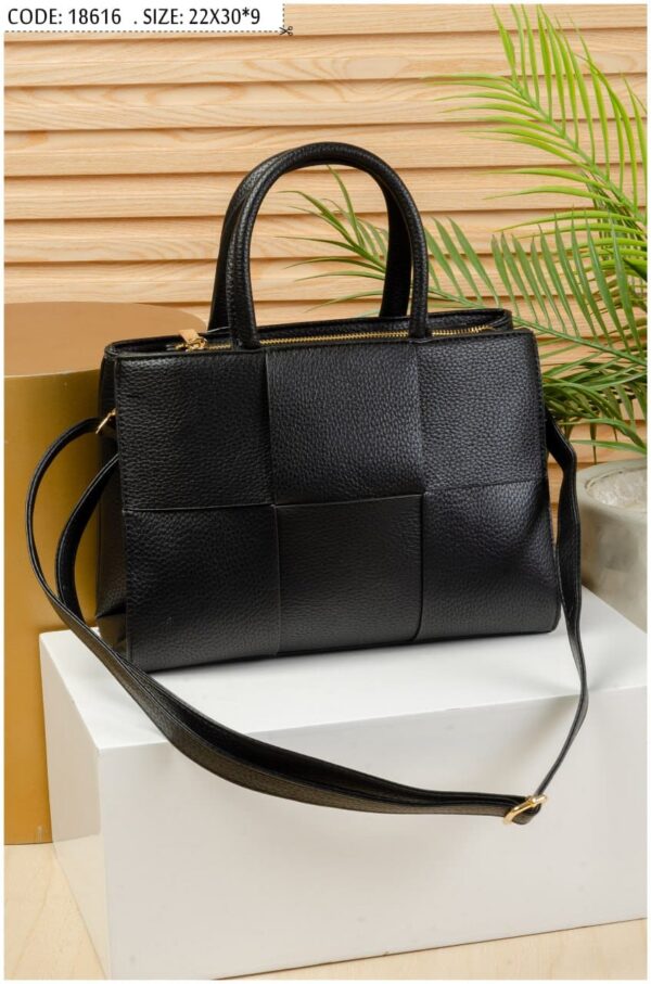 ⁦Weave Elegance Tote⁩ - الصورة ⁦4⁩
