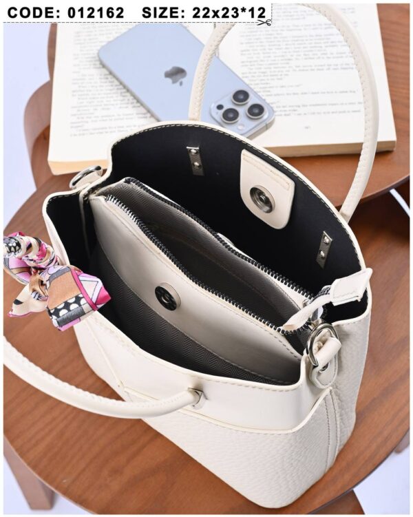 ⁦Elegant and practical handbag⁩ - الصورة ⁦18⁩
