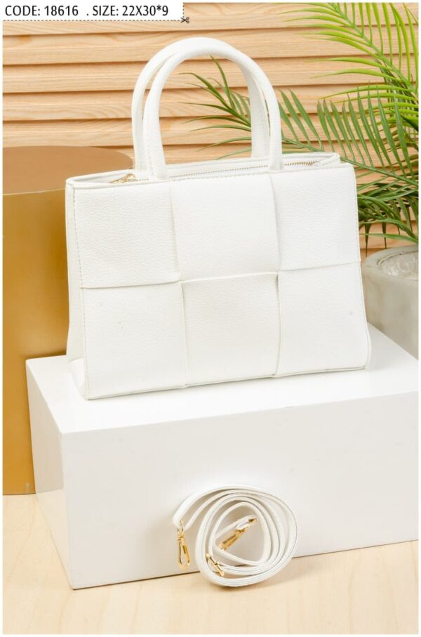 ⁦Weave Elegance Tote⁩ - الصورة ⁦6⁩