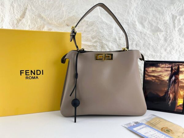 ⁦Fendi Peekaboo Large bag embodies Italian luxury at its finest⁩ - الصورة ⁦6⁩