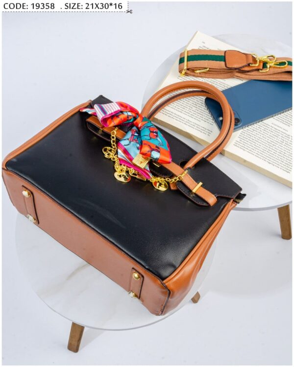 ⁦Classic Charm Bag"⁩ - الصورة ⁦3⁩