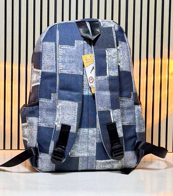 ⁦Denim backpack⁩ - الصورة ⁦3⁩