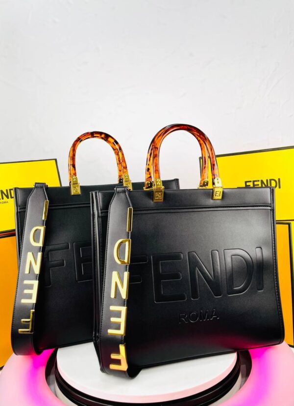 ⁦Fendi Power Tote⁩ - الصورة ⁦5⁩