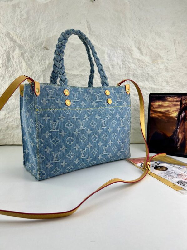 ⁦Denim Tote Elegance⁩ - الصورة ⁦7⁩