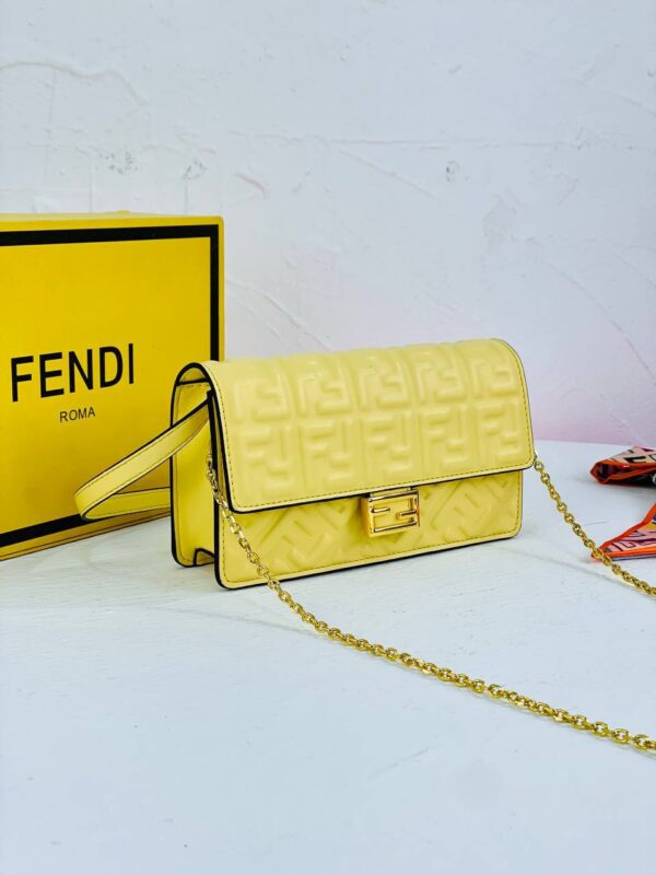 ⁦Fendi Mini Icon⁩ - الصورة ⁦9⁩