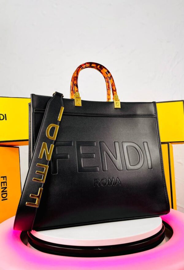 ⁦Fendi Power Tote⁩ - الصورة ⁦3⁩