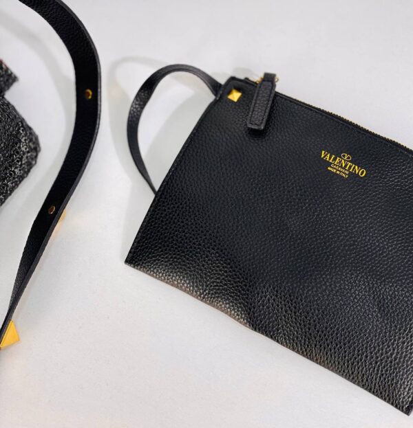 ⁦Valentino Glow Tote⁩ - الصورة ⁦6⁩