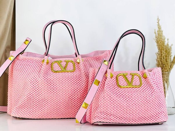 ⁦Valentino Glow Tote⁩ - الصورة ⁦9⁩