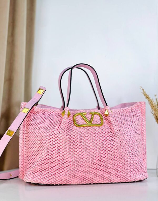 ⁦Valentino Glow Tote⁩ - الصورة ⁦8⁩