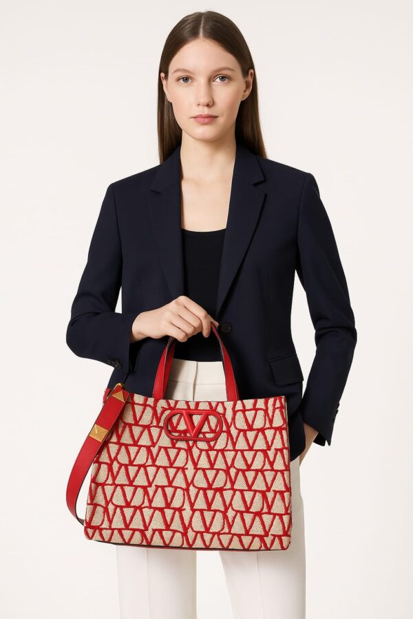 ⁦Valentino Icon Tote⁩ - الصورة ⁦17⁩