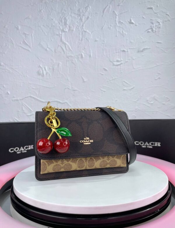 ⁦Coach Cherry Luxe⁩ - الصورة ⁦10⁩