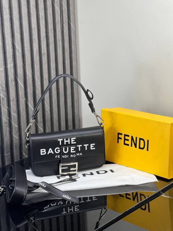 ⁦Fendi Baguette Icon⁩ - الصورة ⁦7⁩