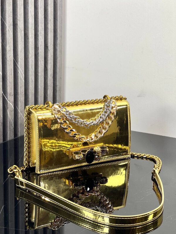 ⁦Alexander McQueen Jeweled Bag⁩ - الصورة ⁦3⁩