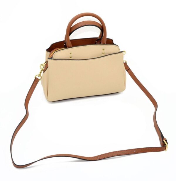 ⁦Coach Medium Zipper Bag⁩ - الصورة ⁦2⁩