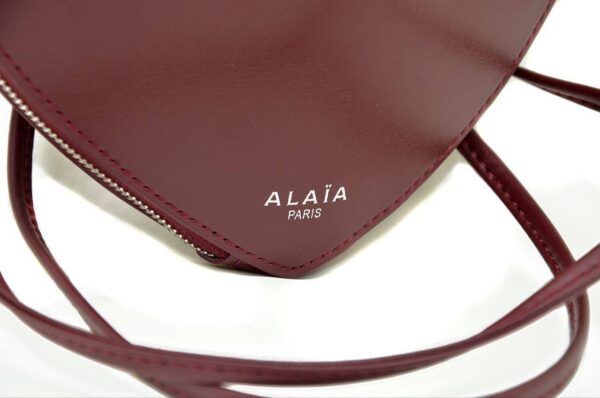 ⁦Alaïa Heart Bag⁩ - الصورة ⁦5⁩
