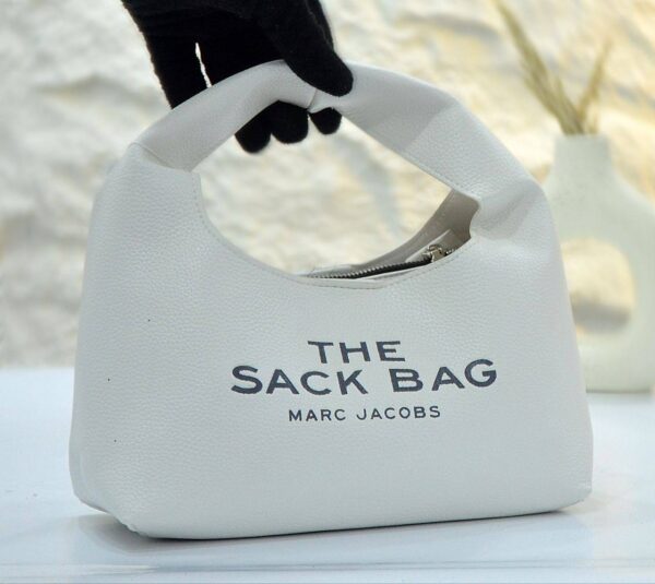 ⁦Marc Jacobs – The Sack Bag⁩ - الصورة ⁦5⁩