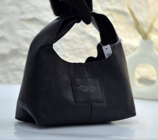 ⁦Marc Jacobs – The Sack Bag⁩ - الصورة ⁦3⁩