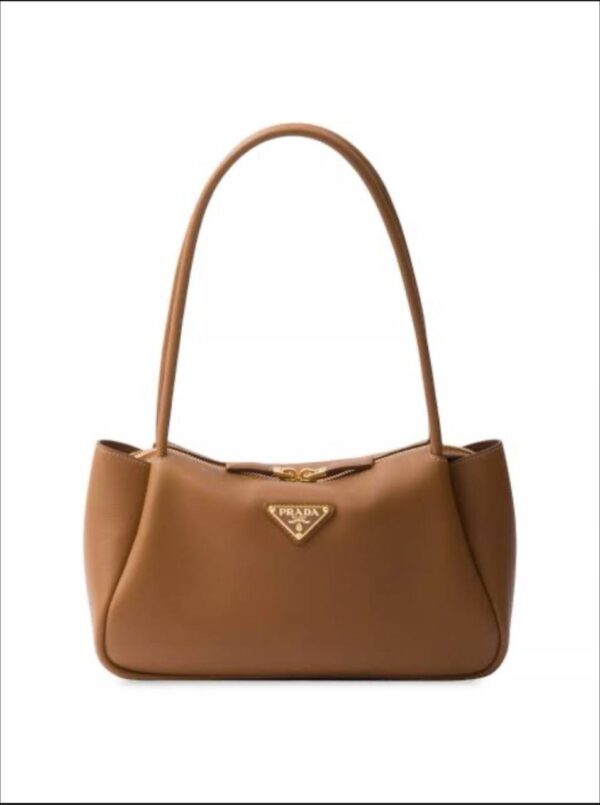 ⁦Prada Medium Leather Tote Bag⁩ - الصورة ⁦8⁩