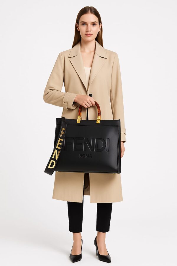 ⁦Fendi Power Tote⁩ - الصورة ⁦2⁩