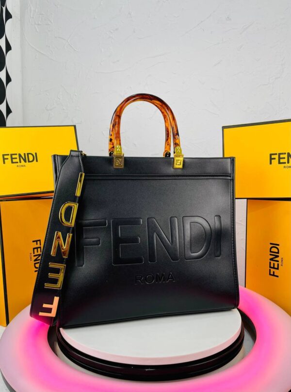 ⁦Fendi Power Tote⁩ - الصورة ⁦8⁩