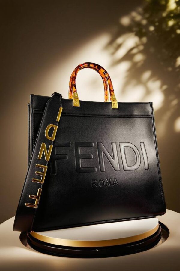 ⁦Fendi Power Tote⁩ - الصورة ⁦9⁩